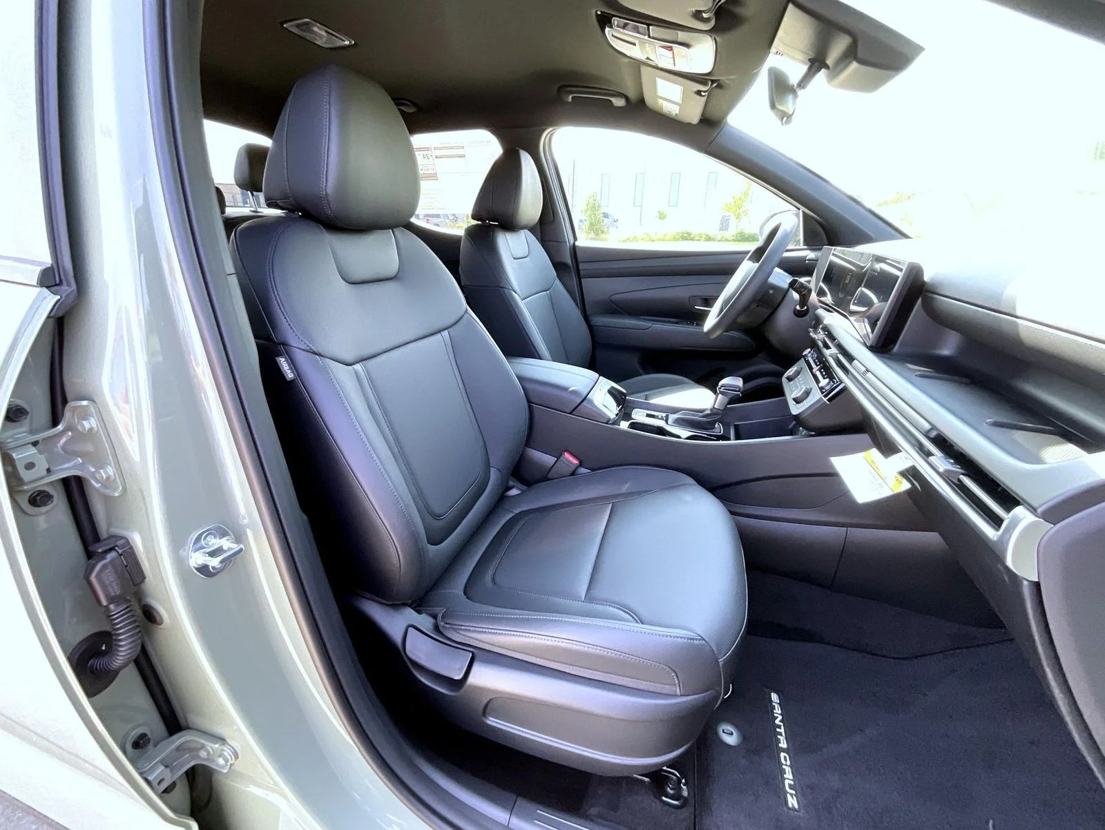 New 2027 Green Hyundai SE image 16