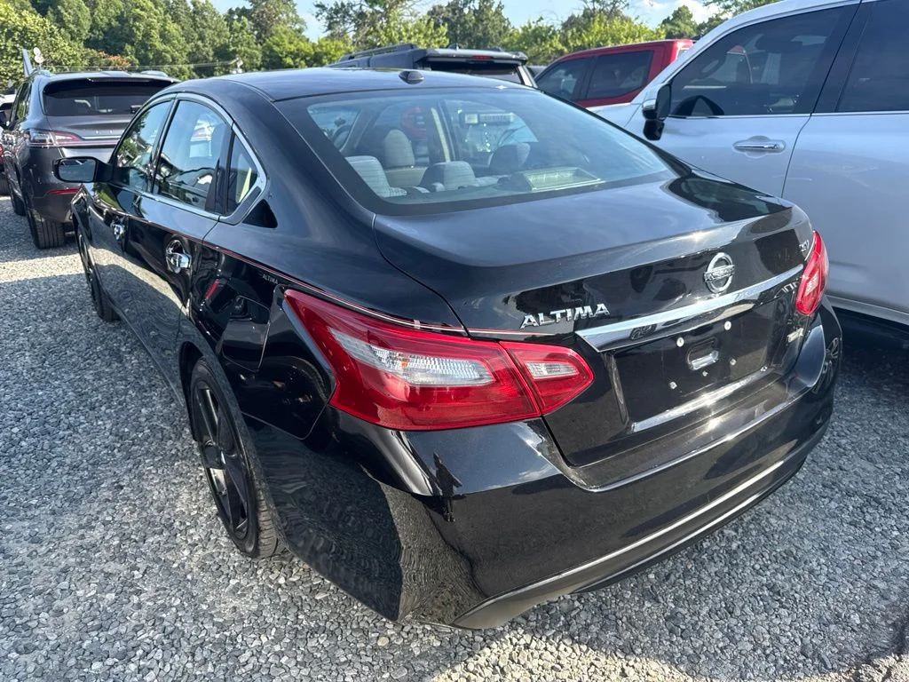 Used 2018 Black Nissan 2.5 SV image 4