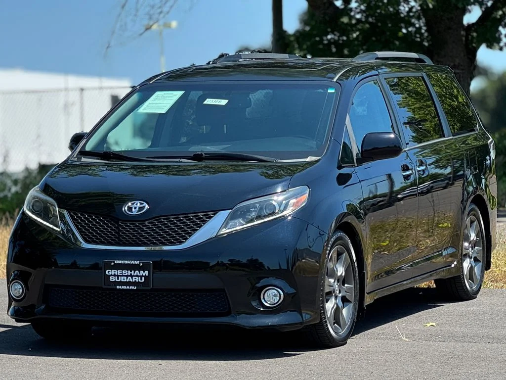 Used 2016 Midnight Black Metallic Toyota SE Premium image 3