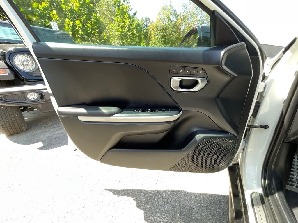 Used 2026 White Kia GT-Line Turbo image 8