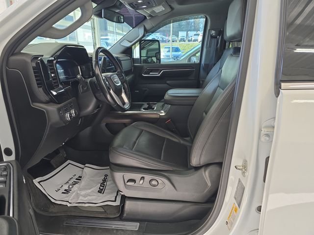Used 2024 White GMC SLT image 13