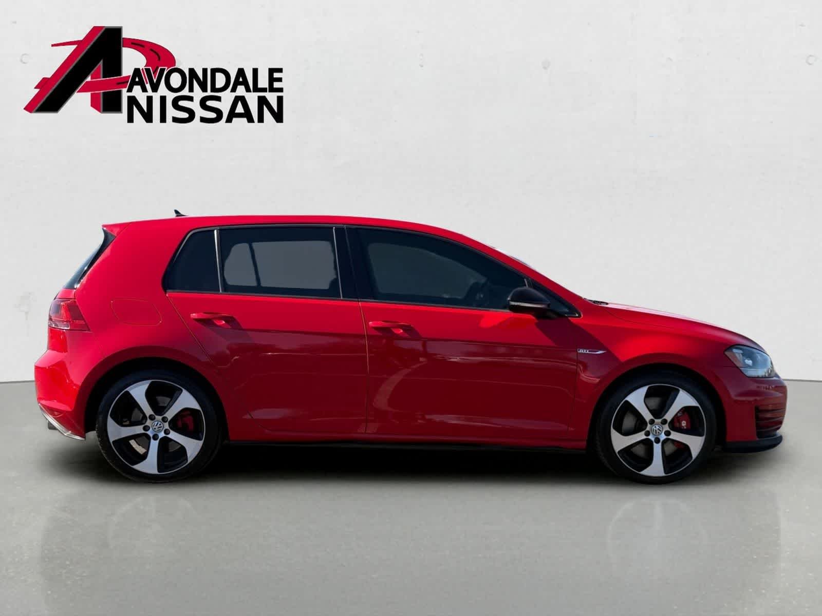 Used 2017 Red Volkswagen SE image 8