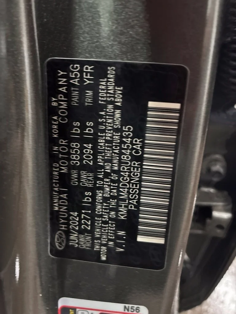 Used 2024 Gray Hyundai SEL image 11