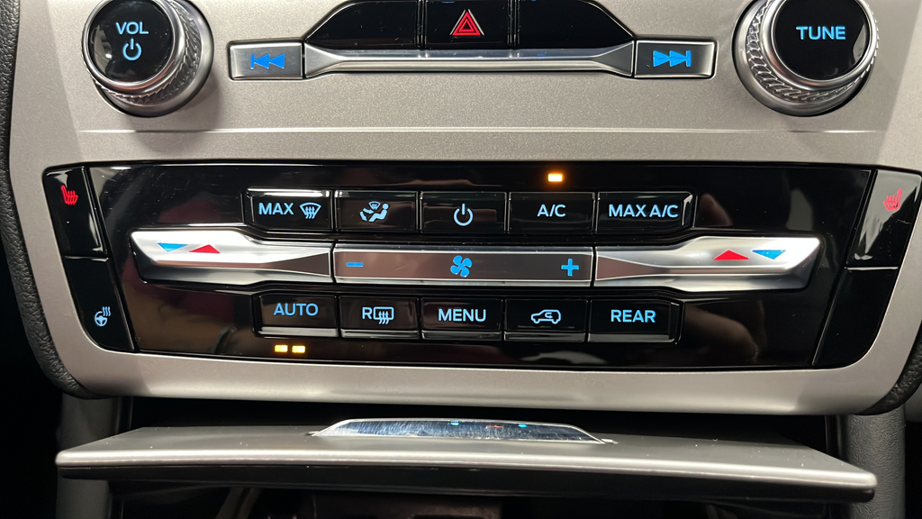 Used 2023 Iconic Silver Metallic Ford XLT image 16