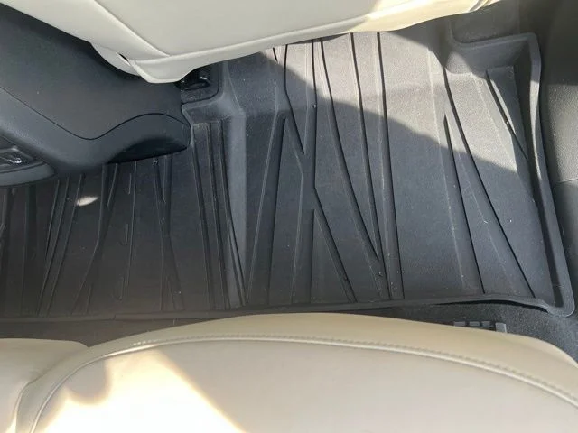 Used 2019 Brown Buick Essence image 22