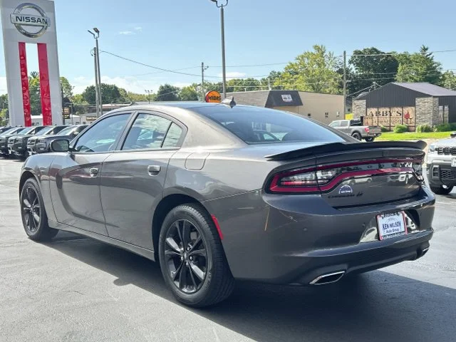 Used 2021 Gray Dodge SXT image 7