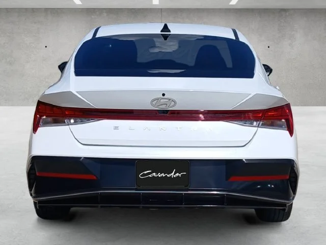 Used 2024 White Hyundai SEL image 16