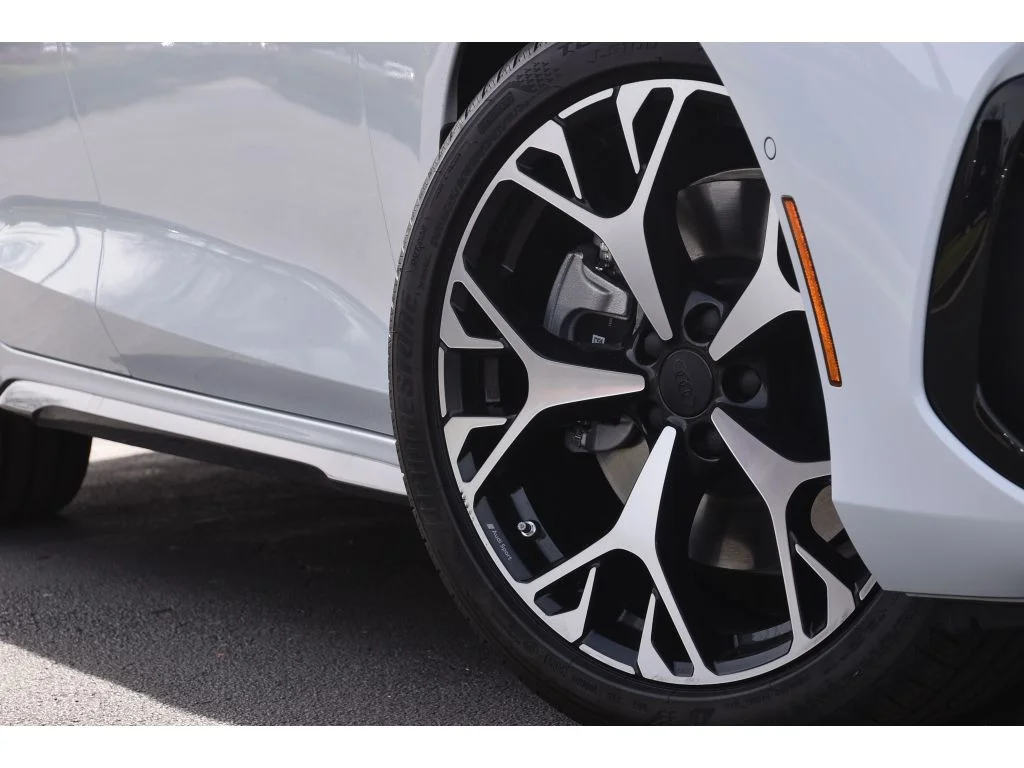 New 2026 Glacier White Metallic Audi Premium Plus image 10
