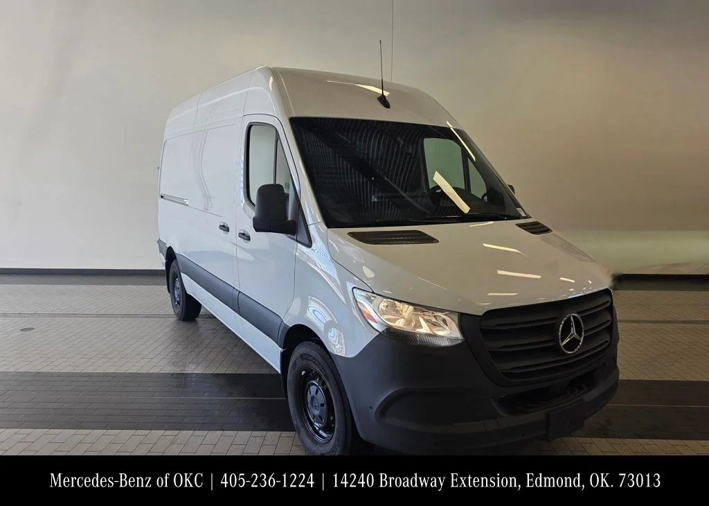 Used 2025 White Mercedes-Benz Cargo 144 WB image 3