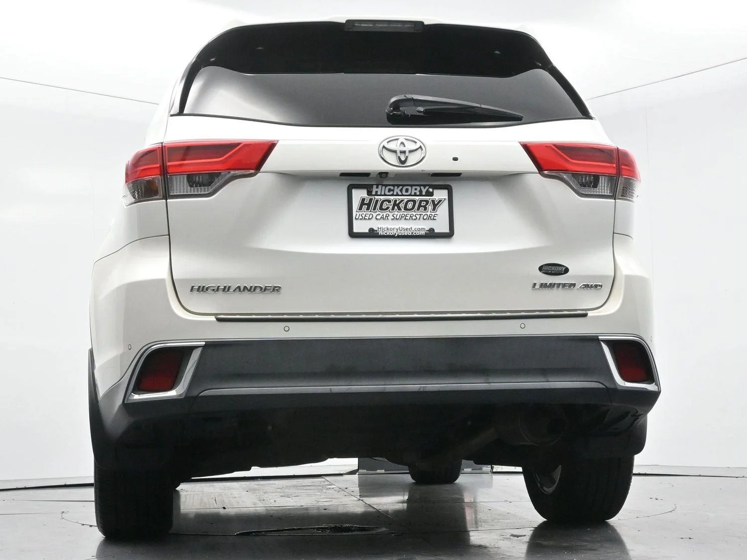 Used 2017 Blizzard Pearl Toyota Limited image 58