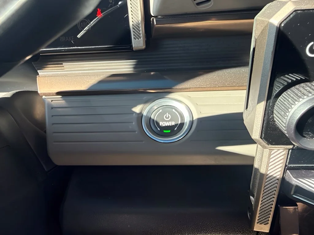 Used 2024 White GMC 2X image 22