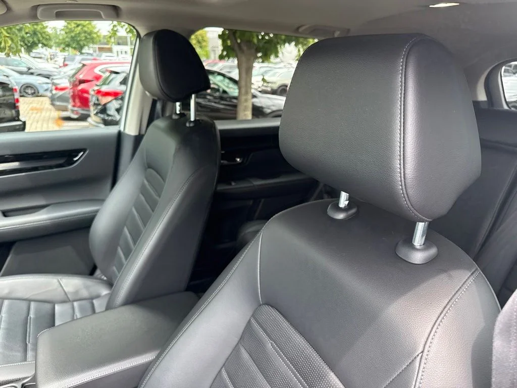 Used 2024  Honda EX-L image 18