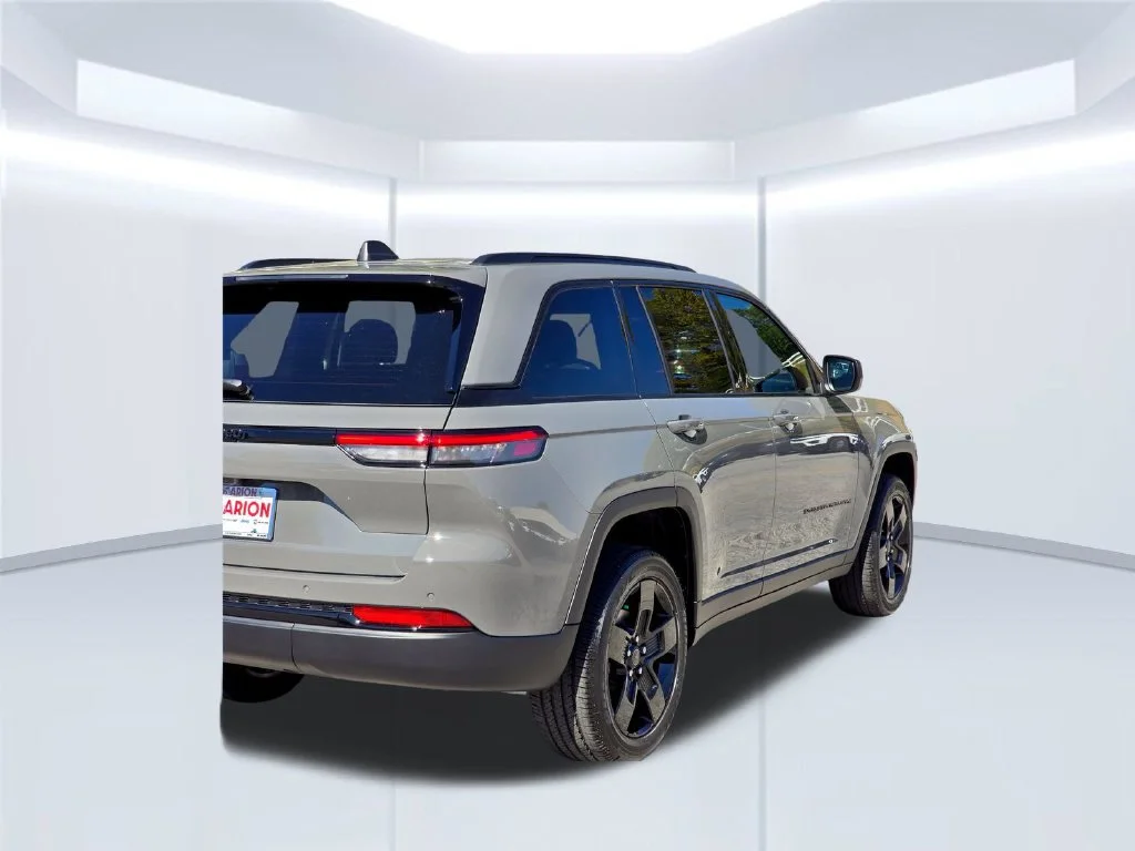 New 2027 Gray Jeep Laredo X image 40