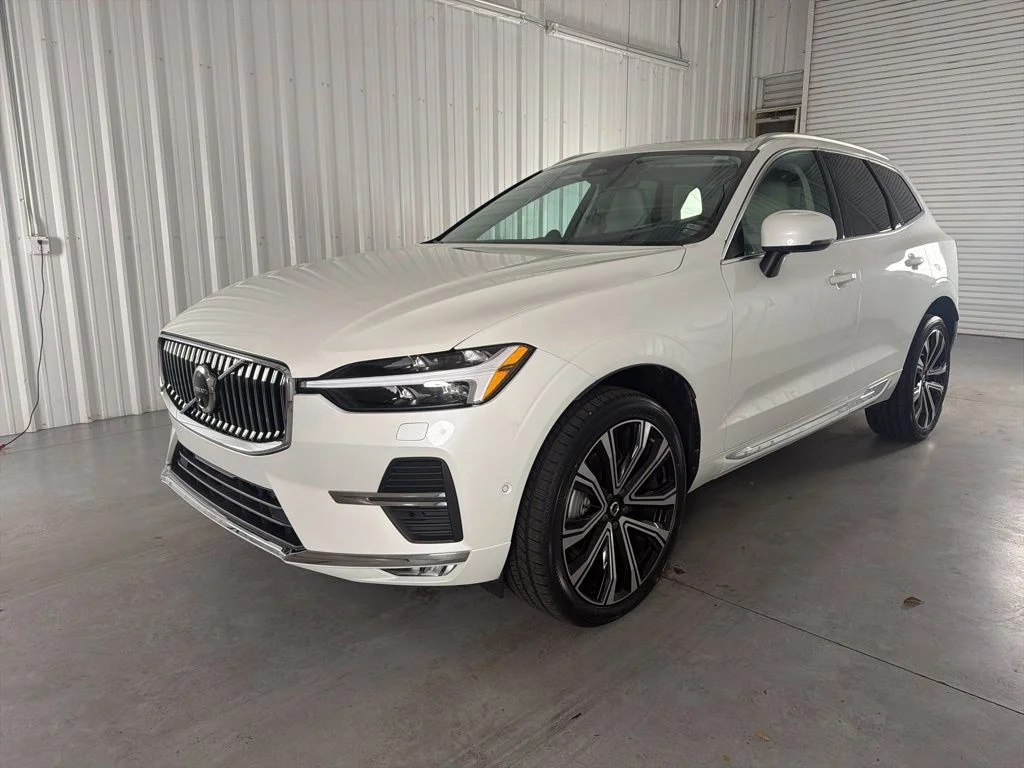 2023 Volvo XC60 B5 Ultimate Bright Theme AWD's photo