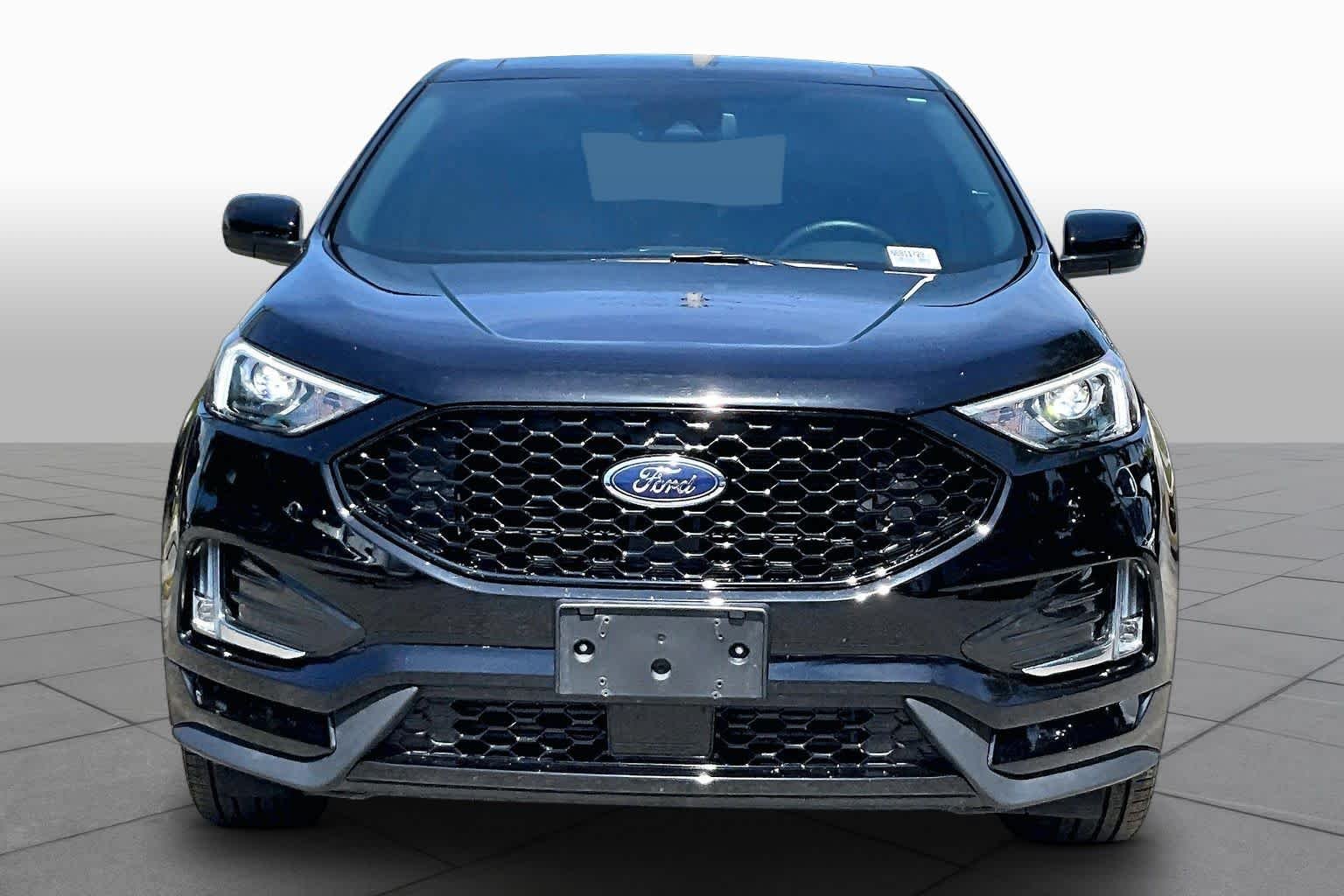 Used 2022 Agate Black Metallic Ford ST-Line image 4