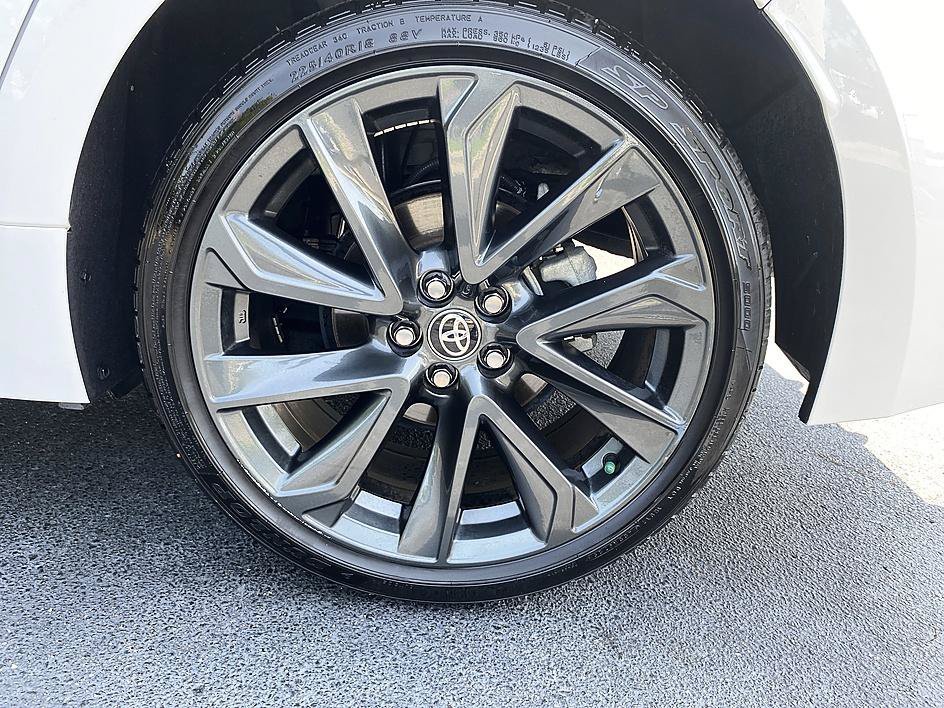 Used 2025 Ice Toyota SE image 29