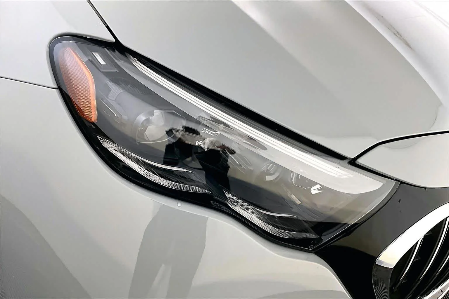 New 2026 MANUFAKTUR Alpine Grey Mercedes-Benz AMG® E 53 E image 16