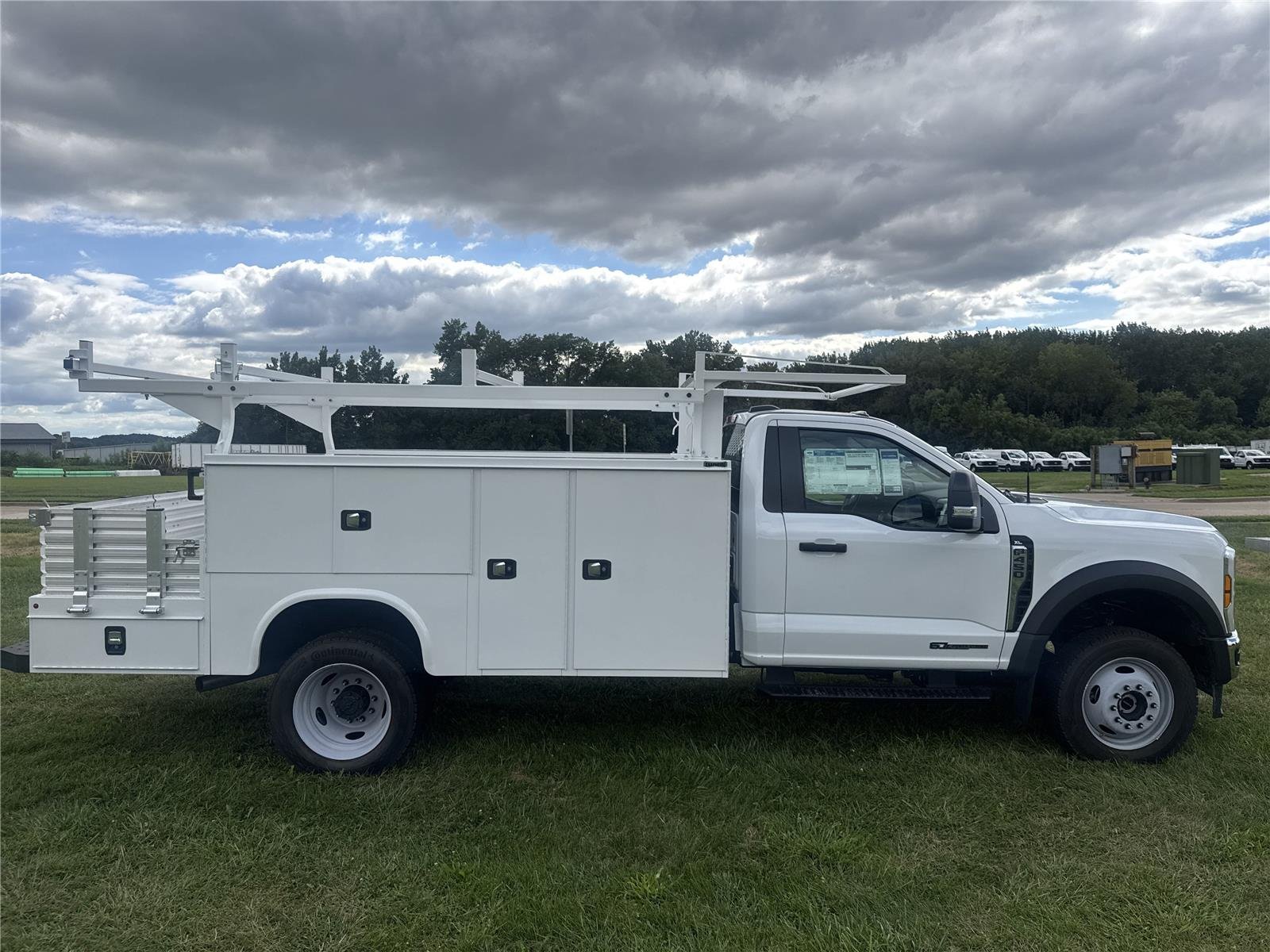 2025 Ford F-450 Super Duty Chassis Cab XL - Photo 7