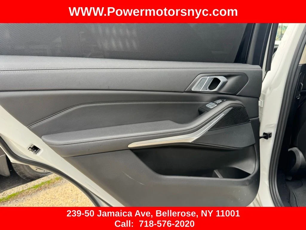 Used 2022 White BMW xDrive40i image 24