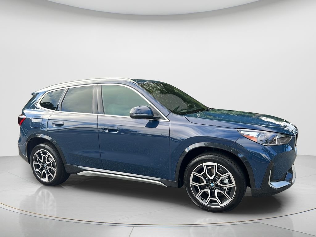 New 2027 Night Dusk Blue Metallic BMW xDrive28i image 3