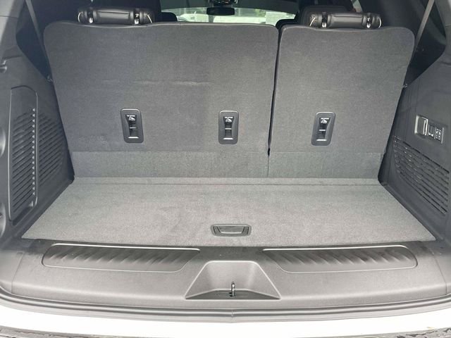 Used 2026 Summit White GMC Elevation image 21
