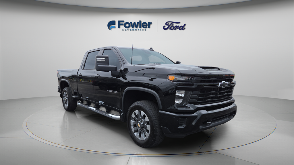 2025 Chevrolet Silverado HD Custom 4WD Crew Cab Standard Box's photo