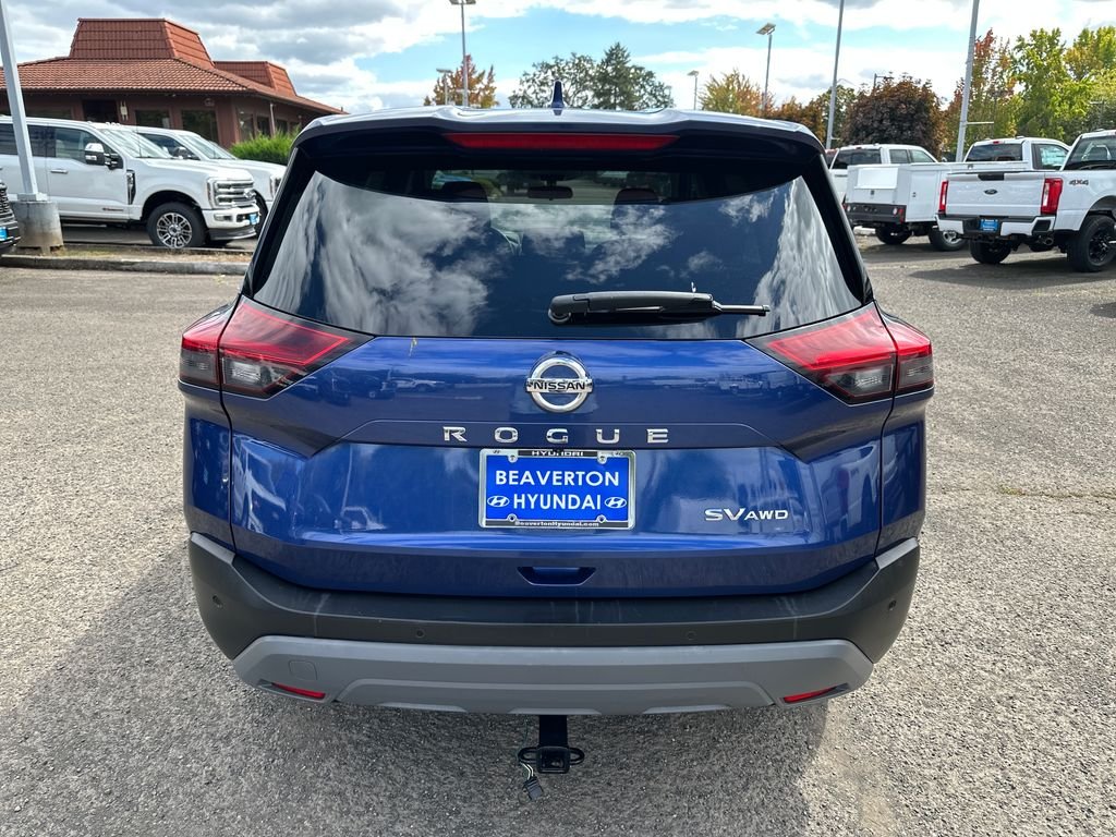 Used 2021 Blue Nissan SV image 5