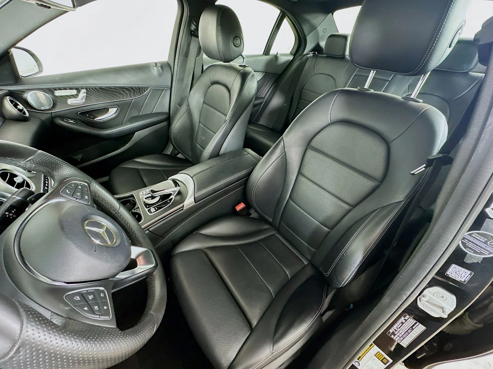 Used 2016  Mercedes-Benz  image 33