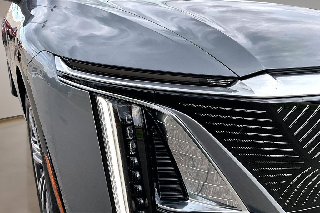 Used 2023 Gray Cadillac Luxury image 31