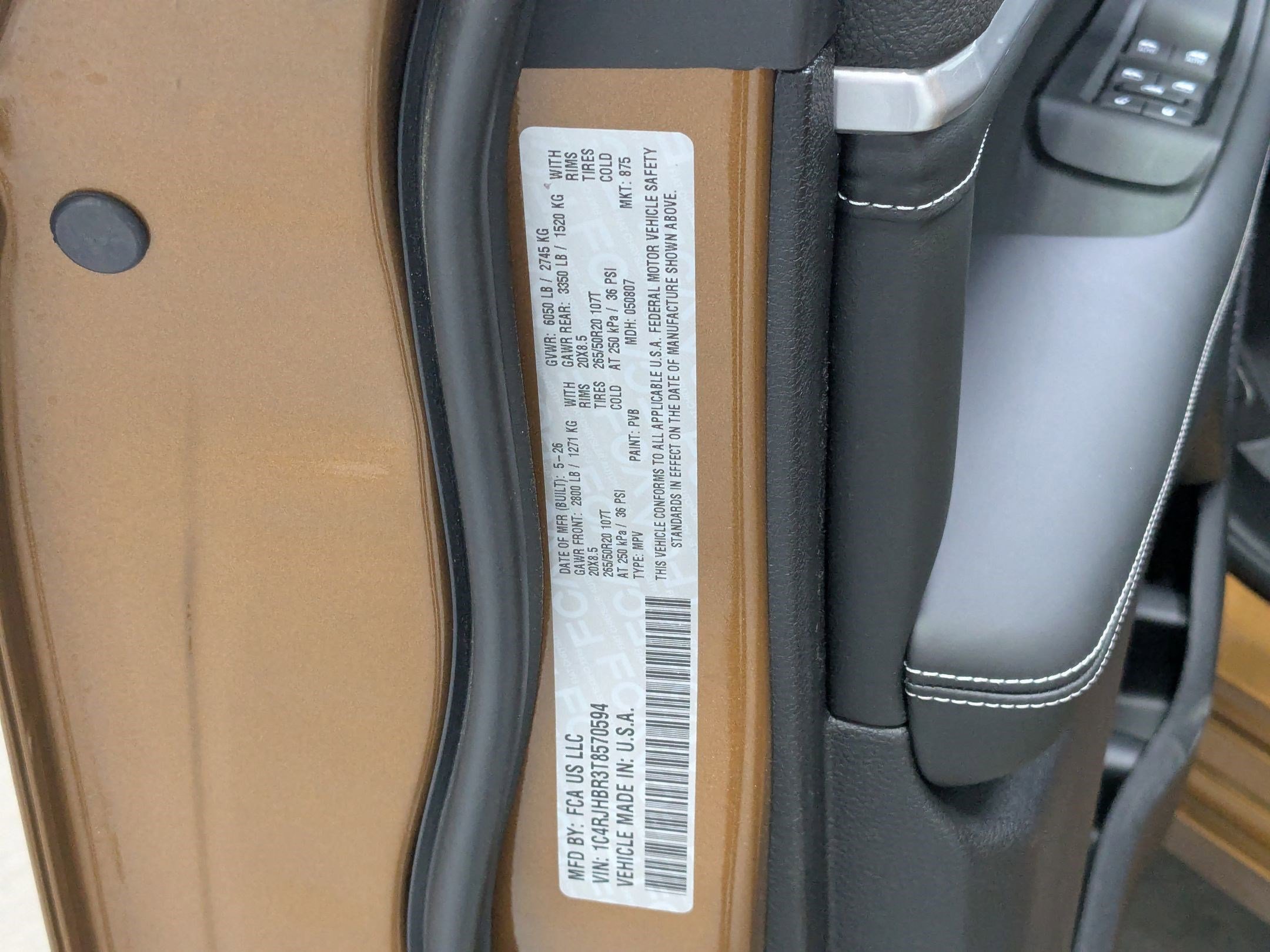 New 2026 Copper Shino Metallic Clear-Coat Exterior Paint Jeep Limited Reserve image 19