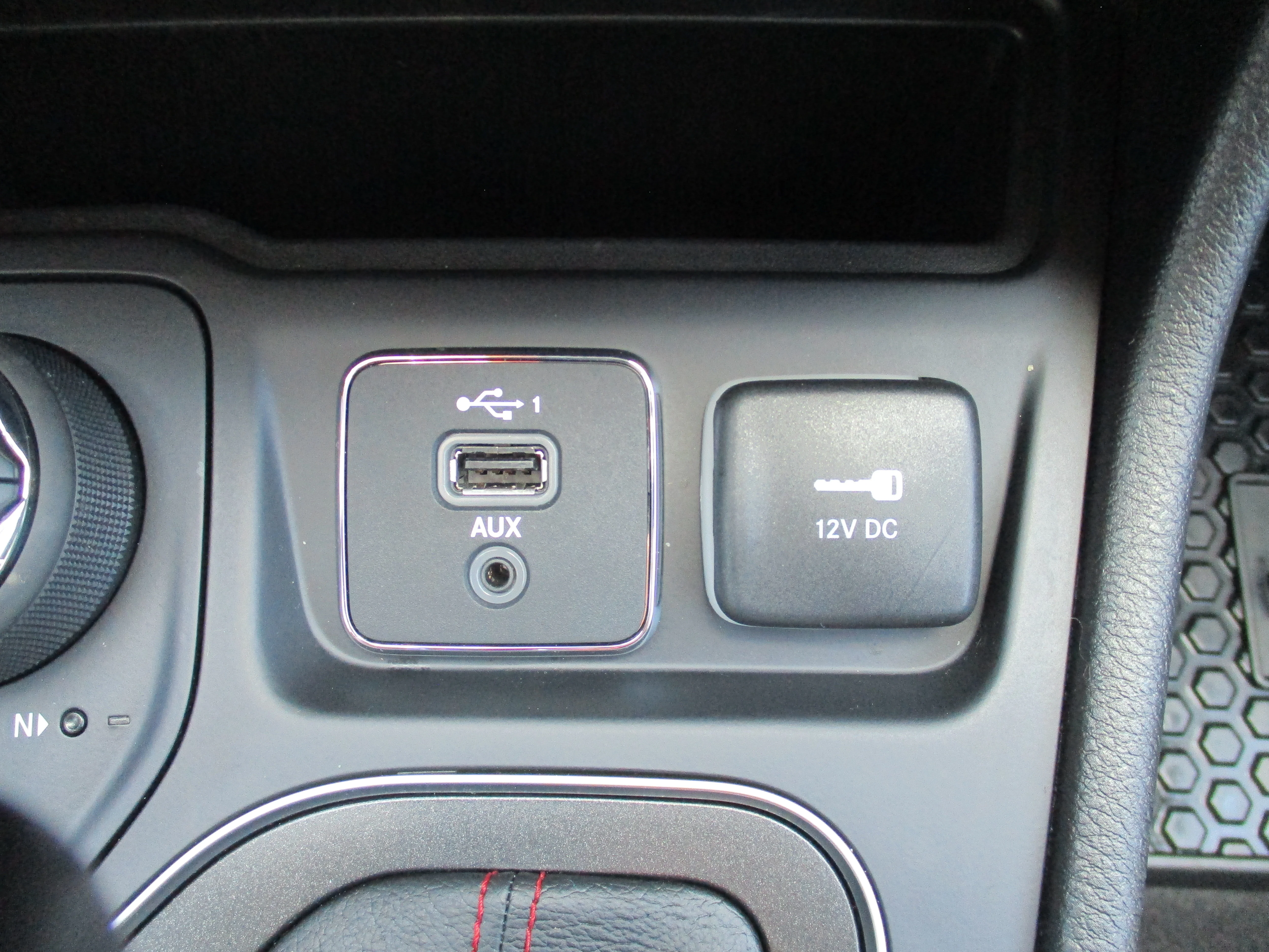 Used 2022 Hydro Blue Pearlcoat Jeep Trailhawk image 17