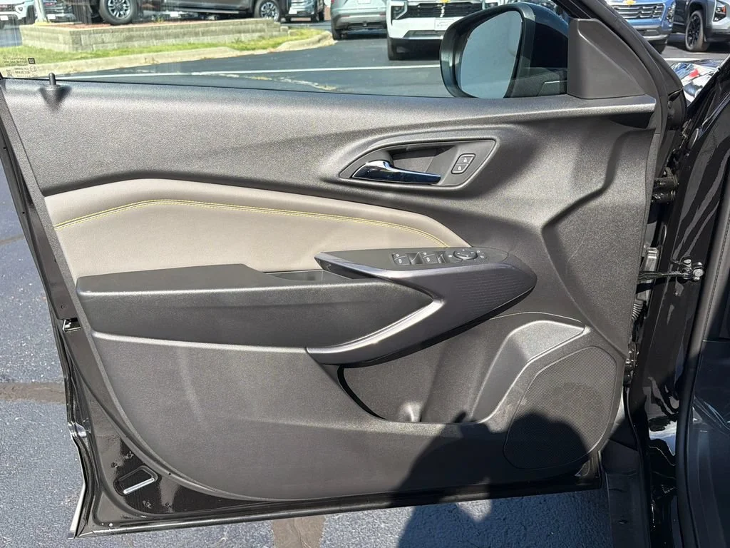 New 2026 Mosaic Black Metallic Chevrolet ACTIV image 14