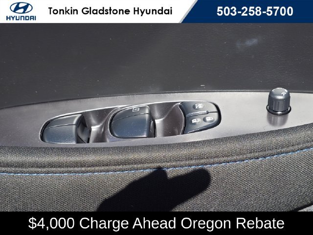 Used 2025 Glacier White Nissan S image 23