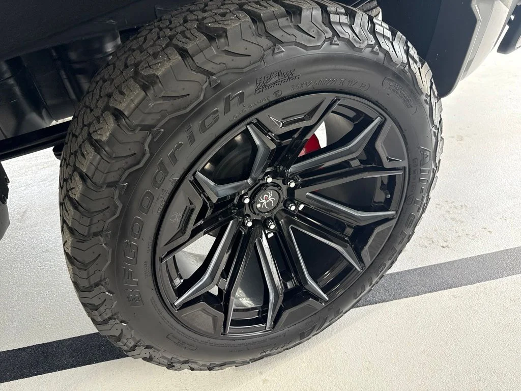 Used 2025 Silver GMC AT4 image 12