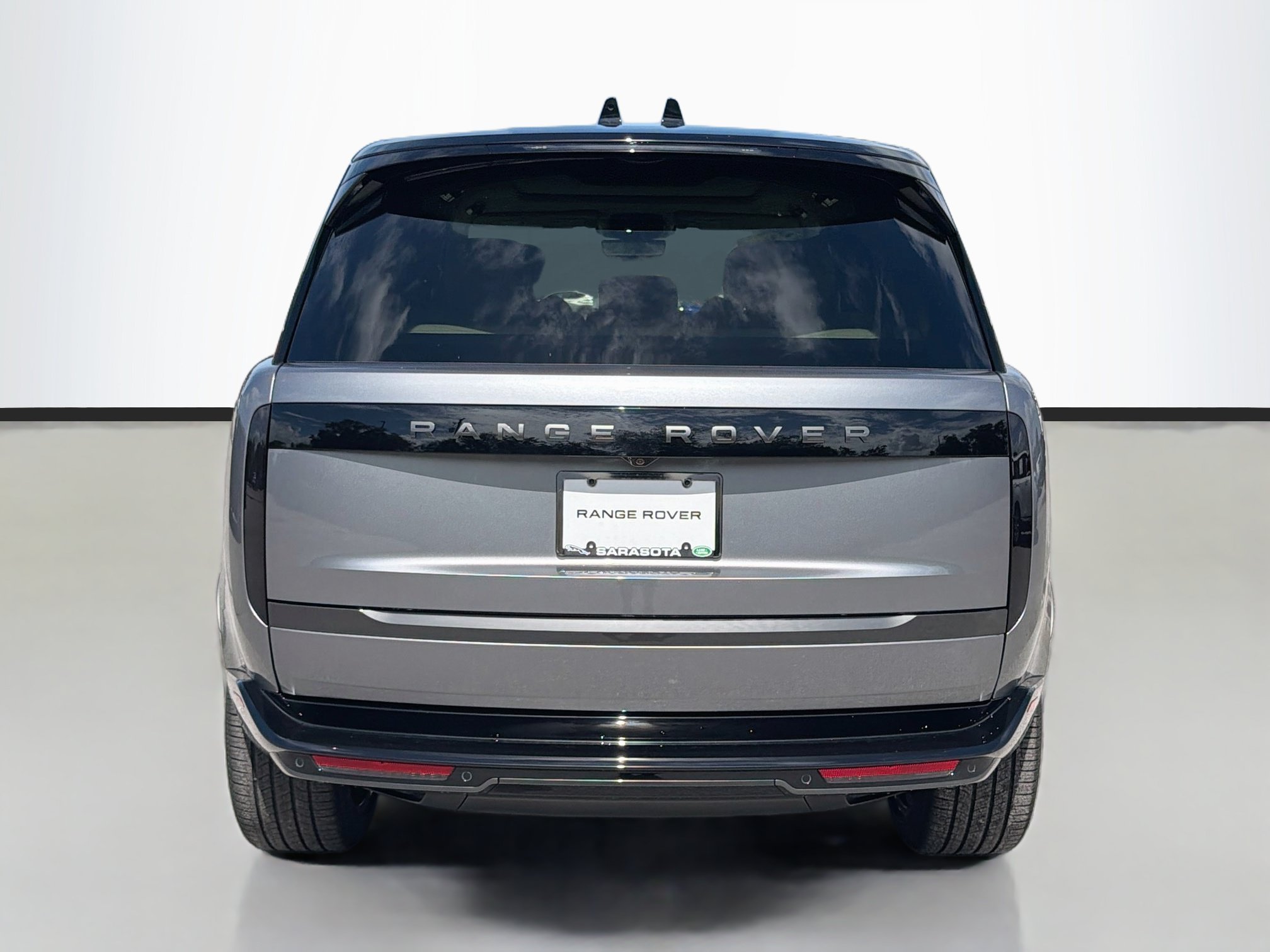 New 2026 Eiger Grey LAND ROVER SE 7 Seats image 4