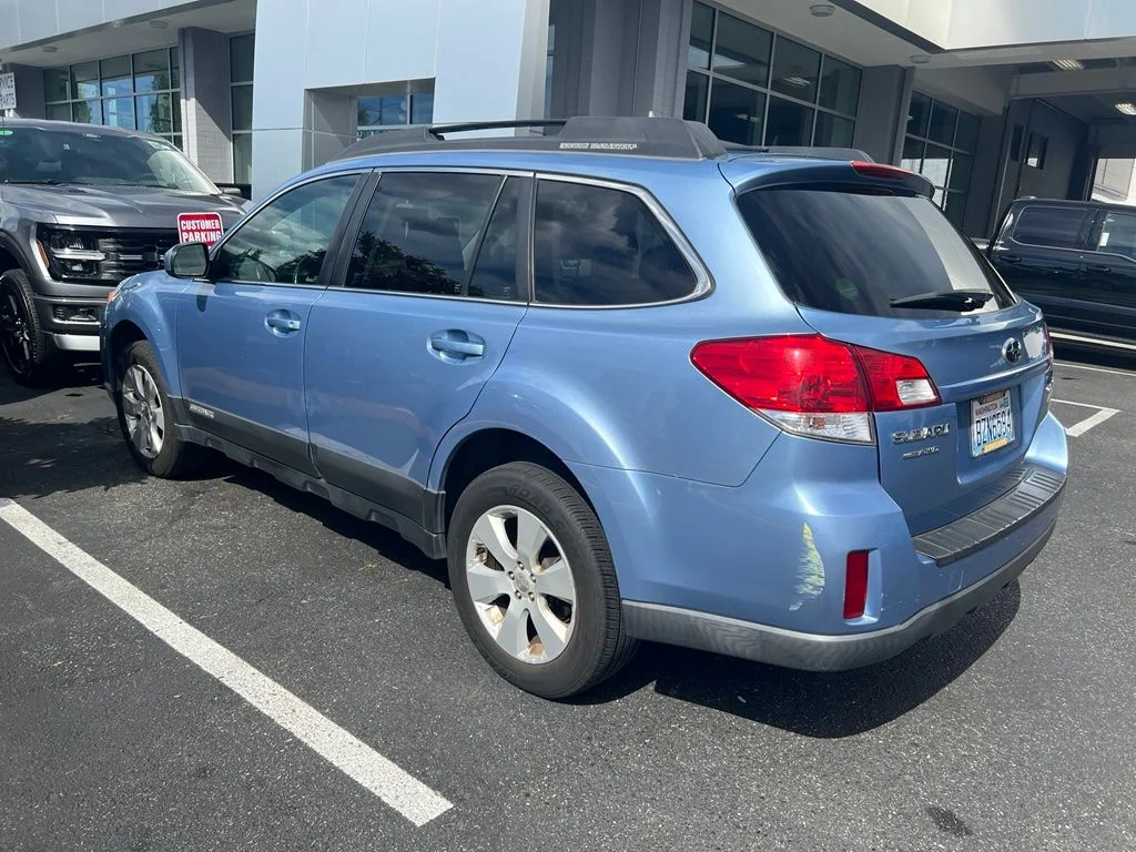 2010 Subaru Outback I Premium - Photo 6