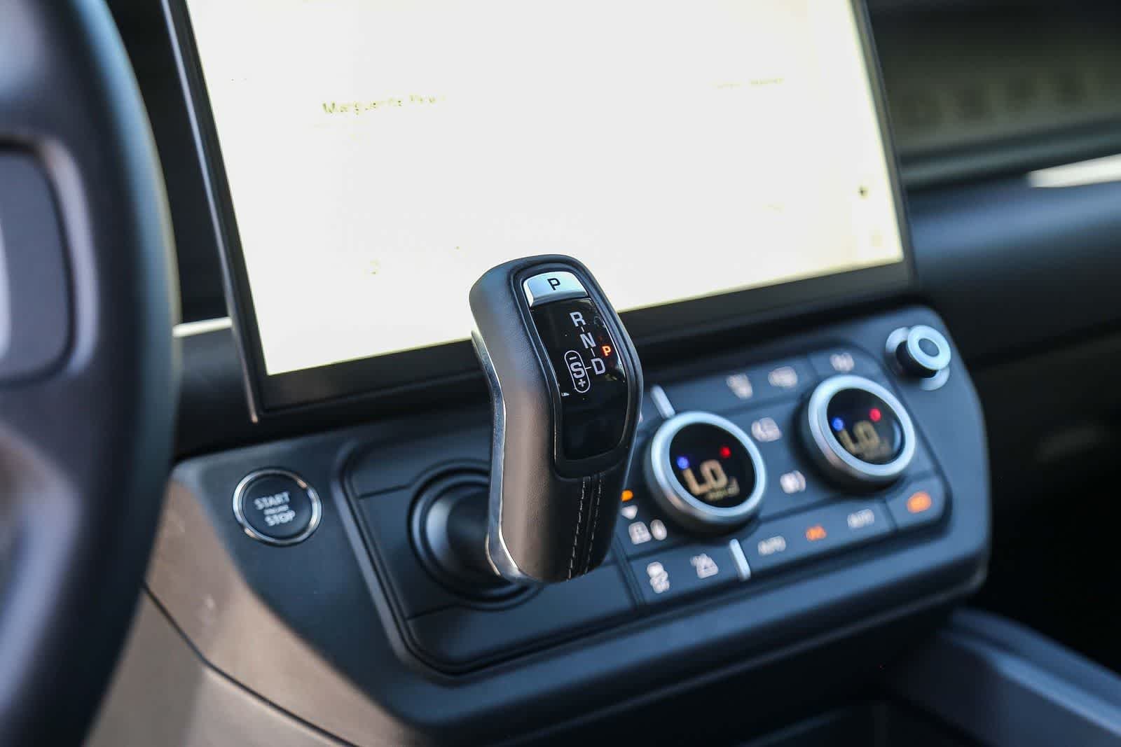 New 2026 Fuji White Land Rover X-Dynamic SE image 19