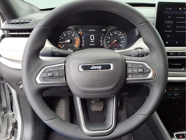 Used 2025 Silver Jeep Limited image 23