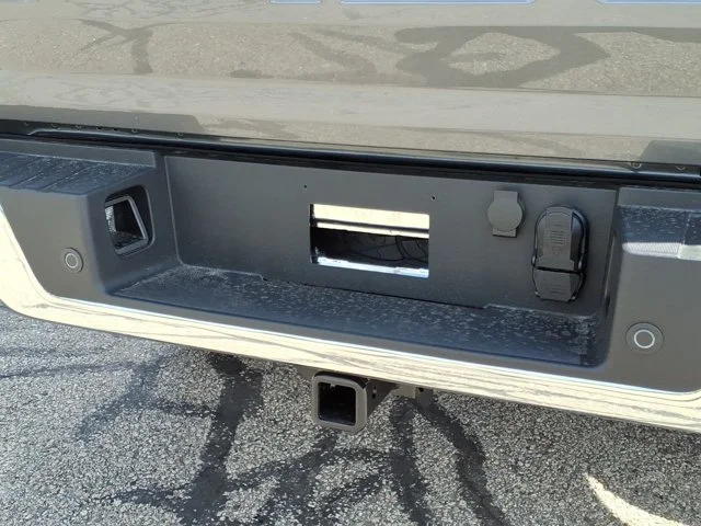 New 2026 Carbonized Gray Metallic Ford XLT image 26