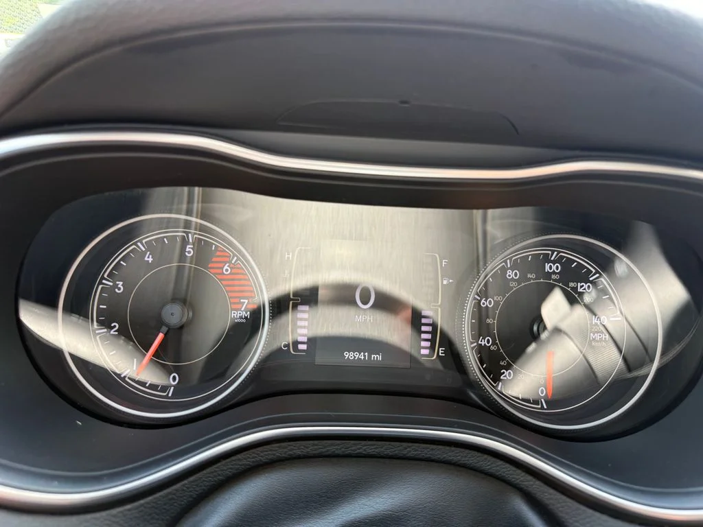 Used 2019 Silver Jeep Latitude Plus image 14