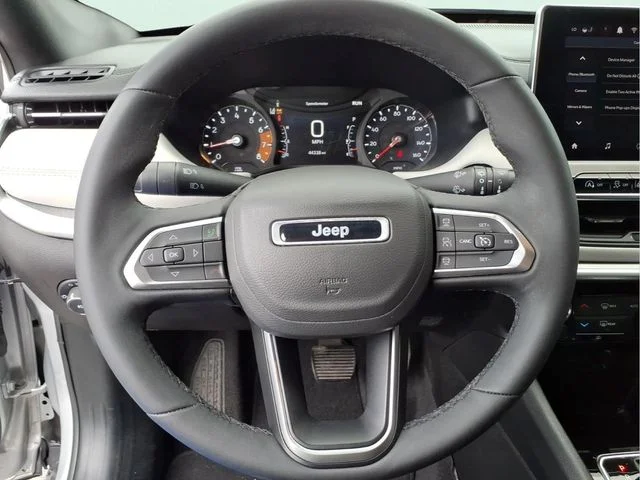 Used 2025 Silver Jeep Limited image 23
