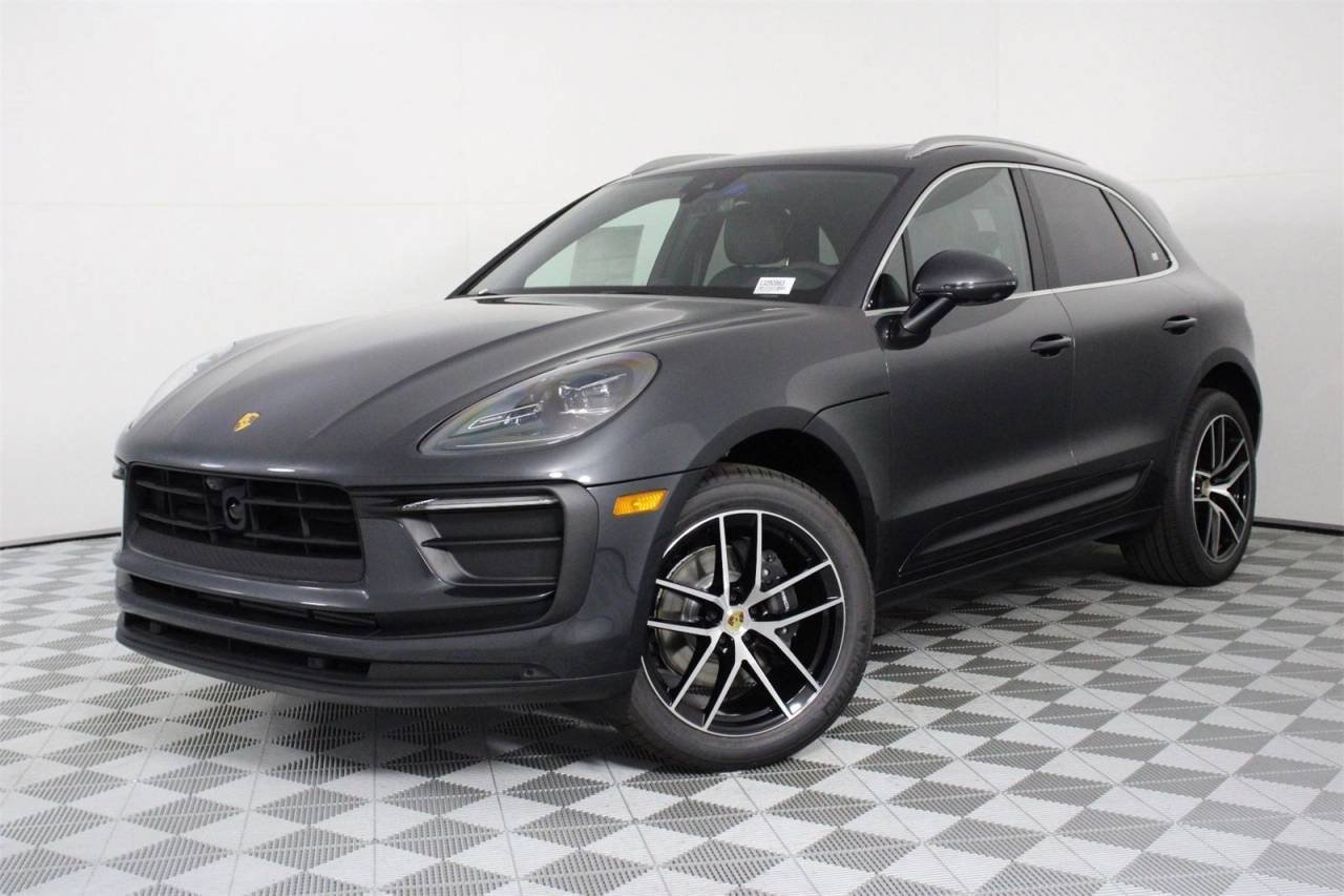 2025 Porsche Macan Base