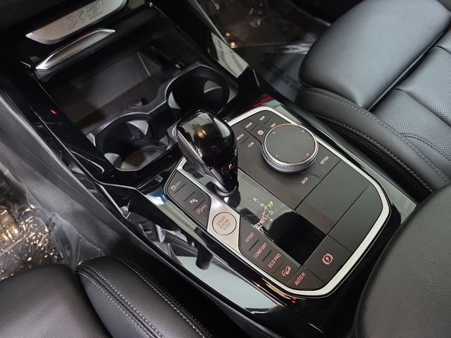 Used 2022 Black Sapphire Metallic BMW xDrive30i image 25