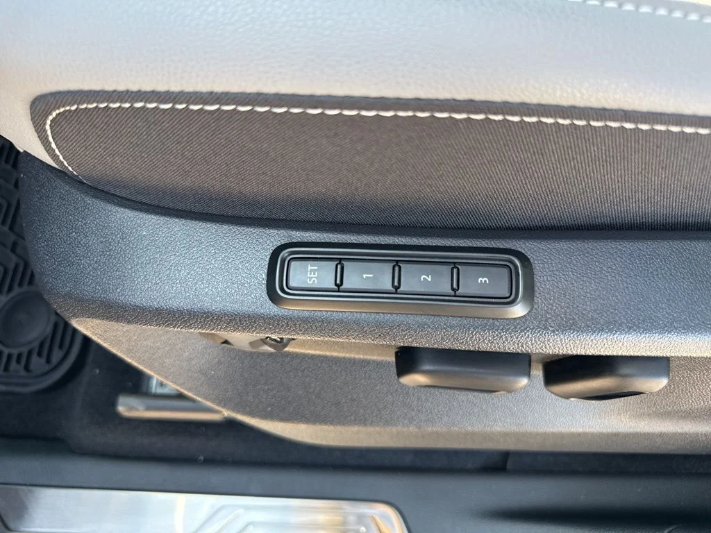 2026 Volkswagen Atlas Cross Sport SEL R-LINE - Photo 17