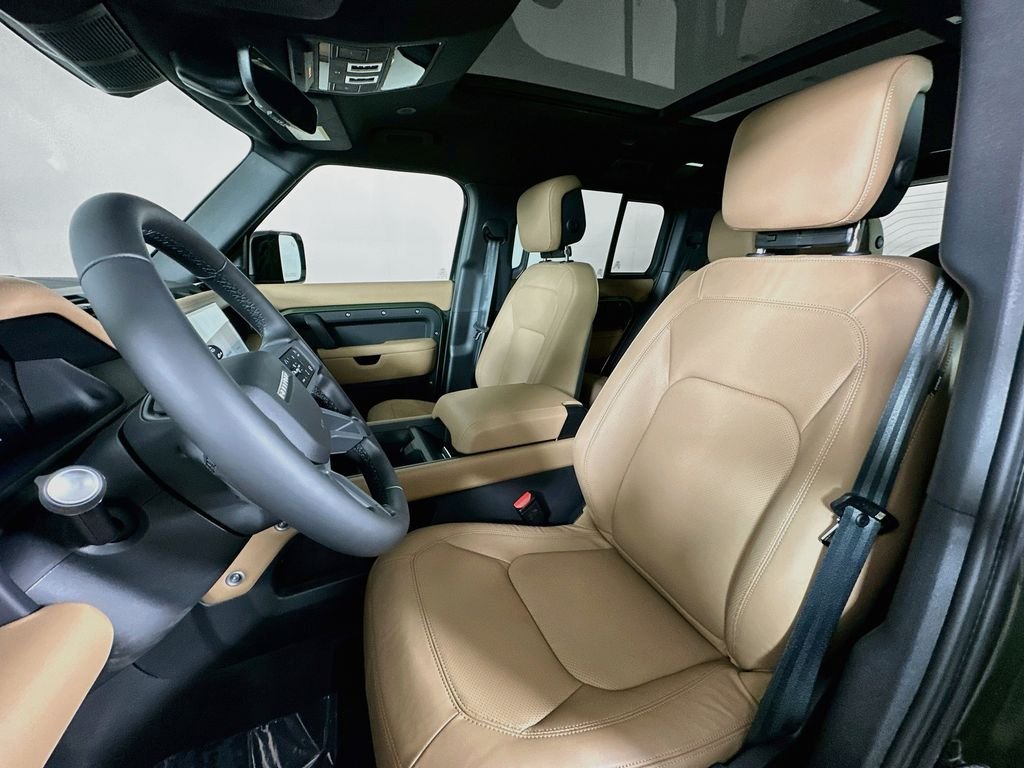New 2026 Woolstone Green Land Rover X-Dynamic SE image 11