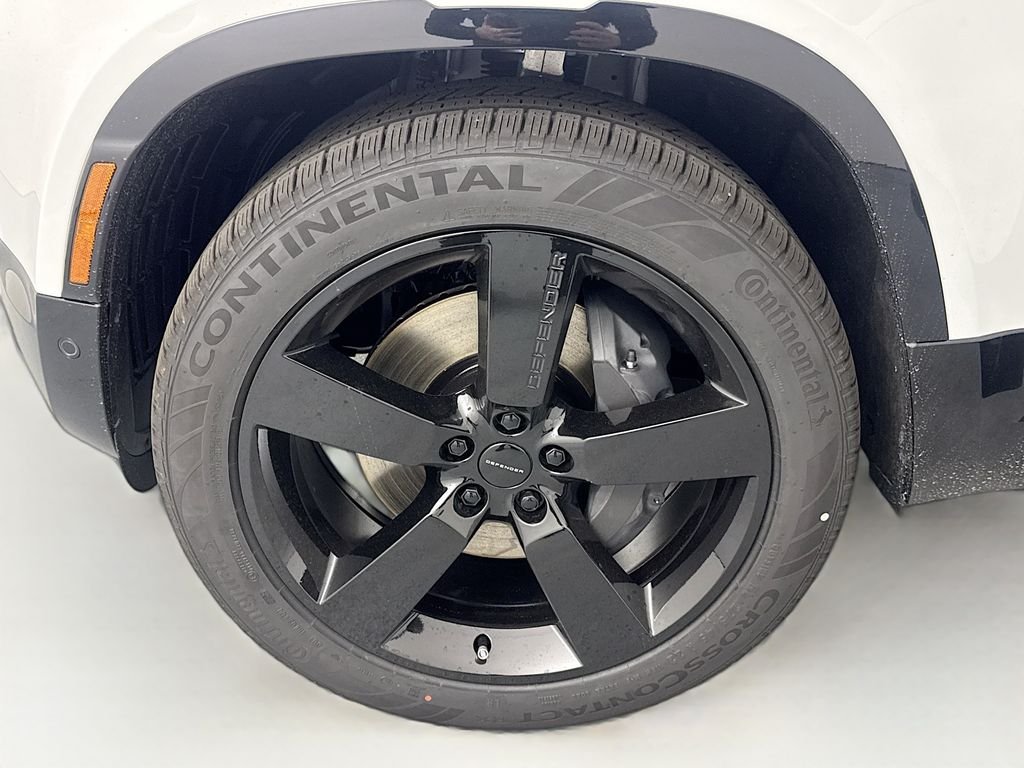 New 2026 Fuji White Land Rover X-Dynamic SE image 31