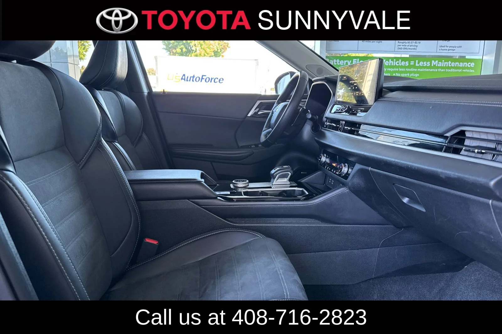 Used 2025 Black Mitsubishi SE image 31
