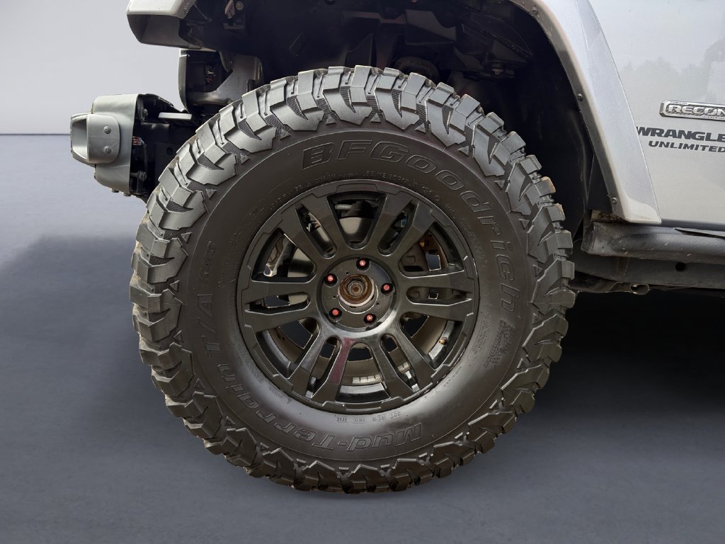 Used 2017 Silver Jeep Unlimited Rubicon Recon image 10