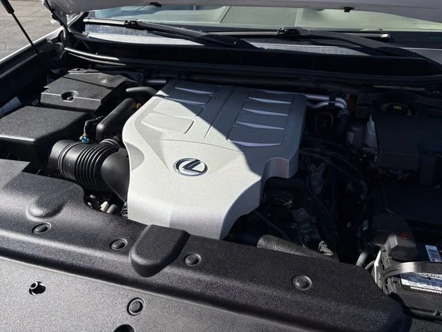Used 2018 White Lexus GX 460 image 9