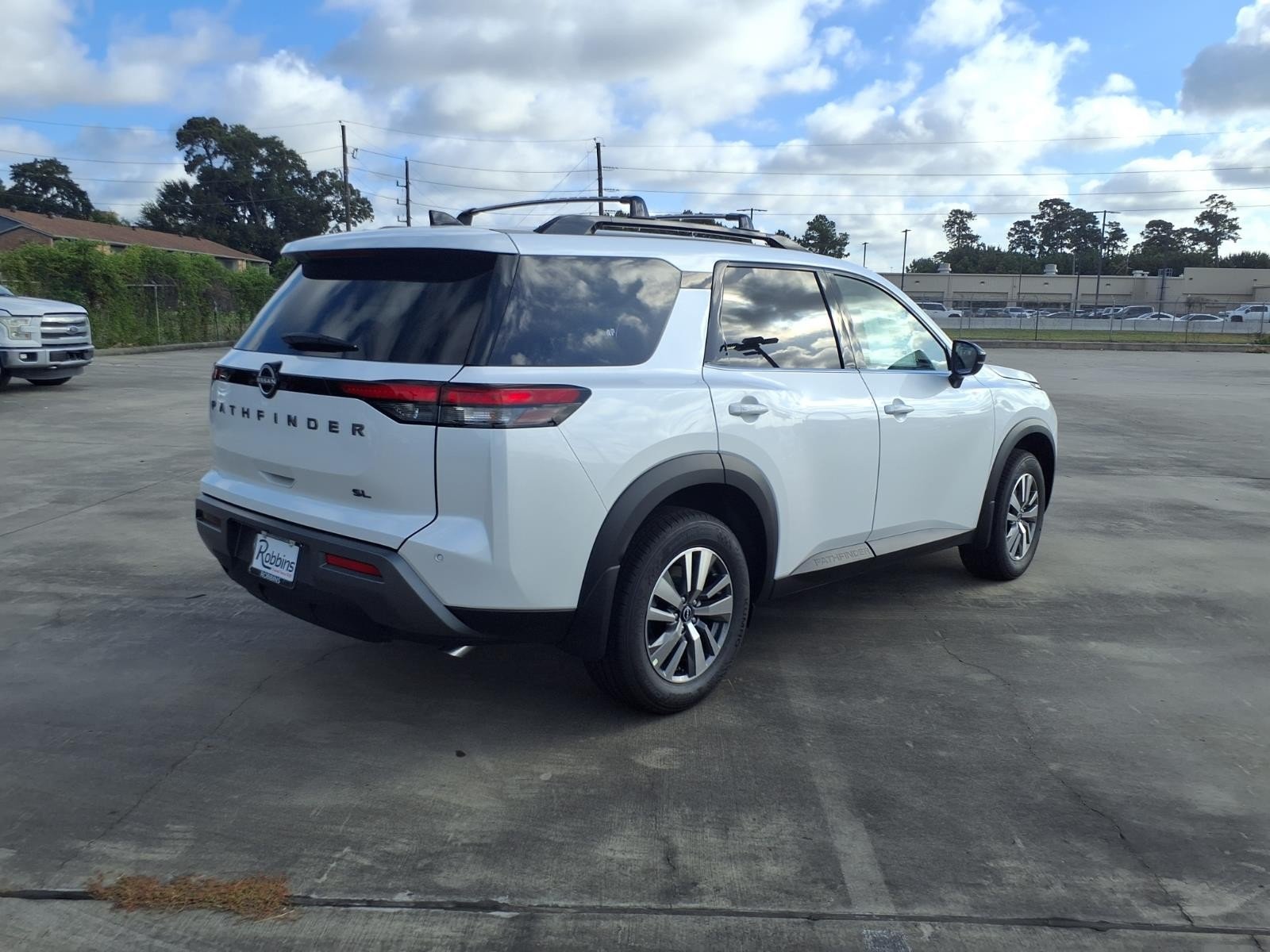 New 2026 Everest White Pearl TriCoat Nissan SL image 6